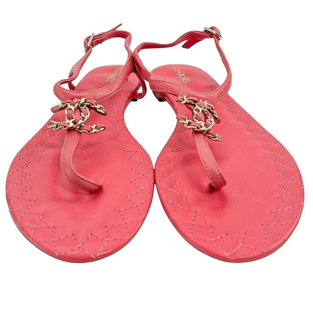Chanel Interlocking C Pink Leather Thong Flat Sandals Gold Chain Detail EU 38 - Picture 3 of 10